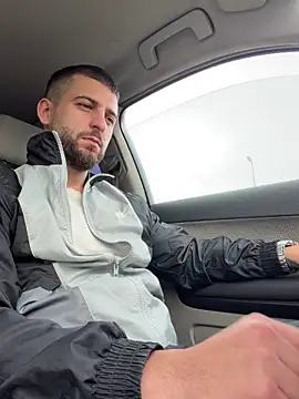 ElChapoGuzman95 online show from November 16, 2025, 7:46 am