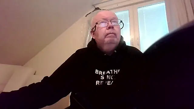 ScrawnyFire online show from January 17, 2026, 11:47 am