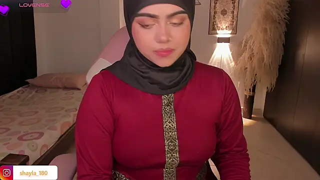 shayla 18 online show from October 10, 2025, 3:40 am