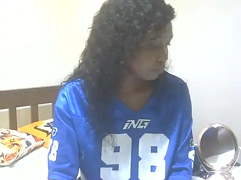 Snapshot of East_queen chatting on June 7, 2026, 11:15 am East queen online show from June 7, 2026, 11:15 am