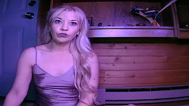 lyra rose online show from March 22, 2025, 4:56 am