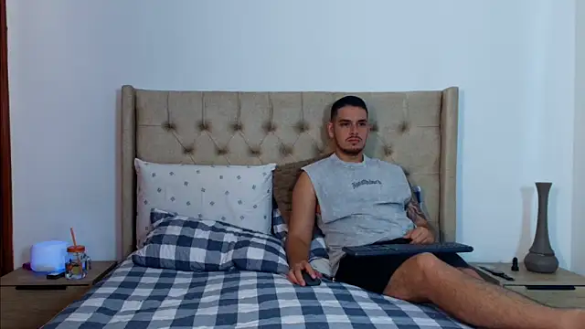 Rose dom online show from October 2, 2025, 1:53 am