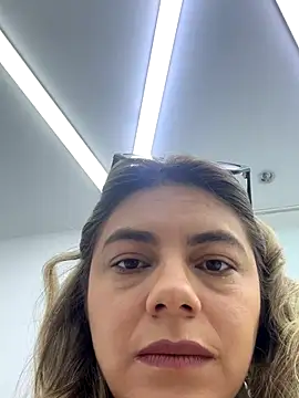 alicee16 online show from November 17, 2025, 3:49 pm