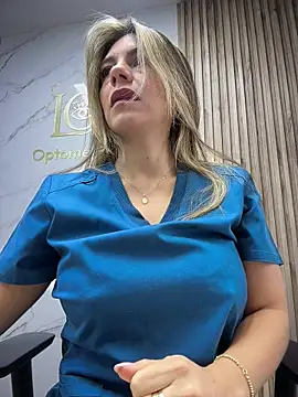 alicee16 online show from July 27, 2026, 6:37 pm