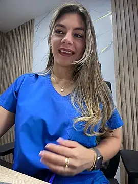 alicee16 online show from April 25, 2026, 5:21 pm