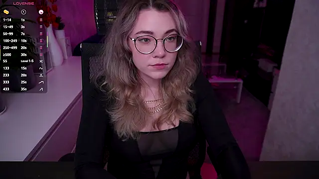 RemyCute online show from November 5, 2025, 5:38 pm