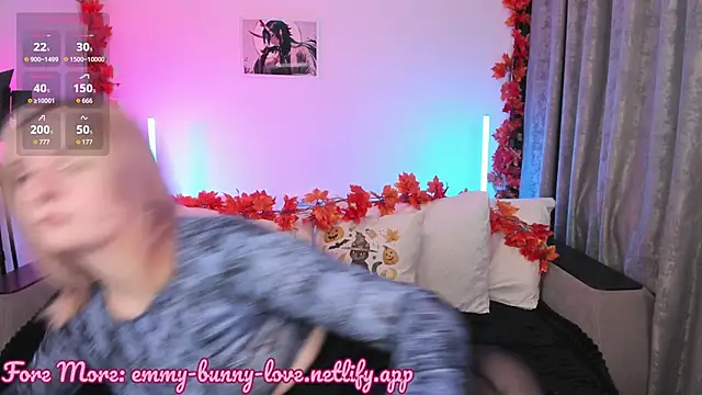 EmmyBunny online show from September 9, 2025, 3:43 pm