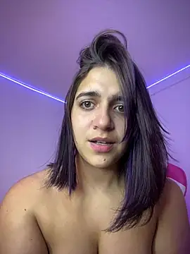 Alicia Ruiz online show from April 29, 2026, 8:15 pm