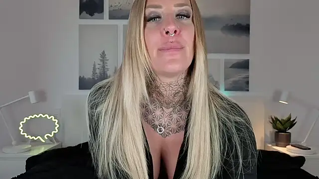 Lara-CumKitten online show from February 20, 2025, 4:03 pm