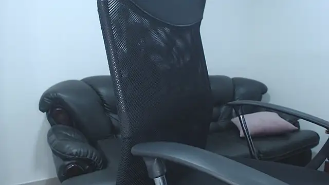 camilleDiaz16 online show from September 19, 2025, 11:31 pm