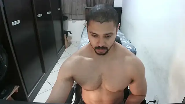 Snapshot of Brian_Aries chatting on January 10, 2026, 3:57 am Brian Aries online show from January 10, 2026, 3:57 am