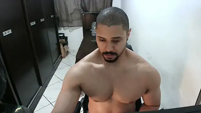 Snapshot of Brian_Aries chatting on September 25, 2025, 5:13 am Brian Aries online show from September 25, 2025, 5:13 am