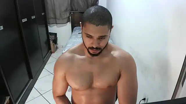 Snapshot of Brian_Aries chatting on March 23, 2025, 3:43 am Brian Aries online show from March 23, 2025, 3:43 am