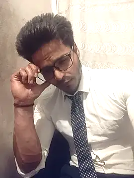 Snapshot of rounakhunk chatting on March 21, 2026, 8:02 pm rounakhunk online show from March 21, 2026, 8:02 pm