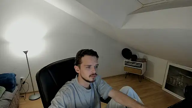 Snapshot of naked_psy chatting on October 21, 2025, 10:09 pm naked psy online show from October 21, 2025, 10:09 pm