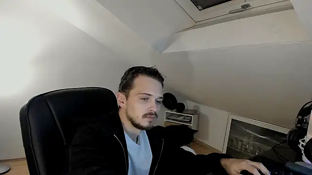 Snapshot of naked_psy chatting on October 22, 2025, 11:14 pm naked psy online show from October 22, 2025, 11:14 pm