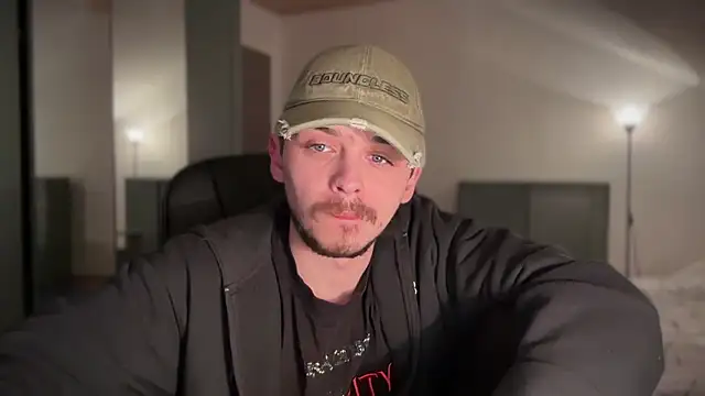 Snapshot of naked_psy chatting on January 19, 2025, 6:32 pm naked psy online show from January 19, 2025, 6:32 pm