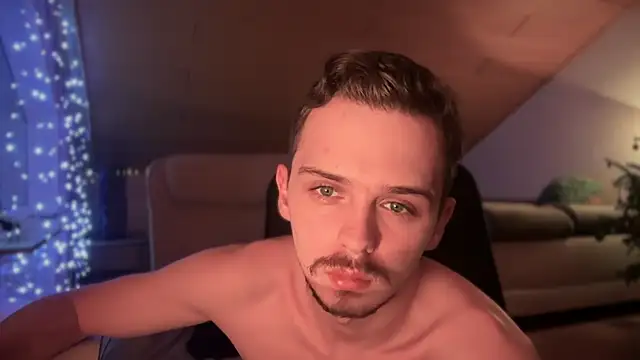 Snapshot of naked_psy chatting on January 10, 2025, 4:44 am naked psy online show from January 10, 2025, 4:44 am