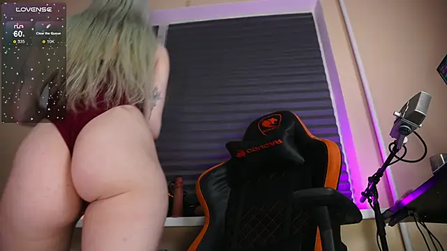 BlueCherryy online show from January 22, 2025, 5:38 pm