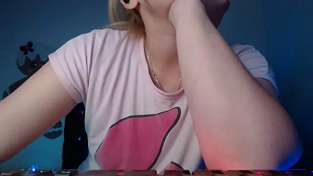 Snapshot of 69liamilk69 chatting on January 13, 2026, 3:43 am 69liamilk69 online show from January 13, 2026, 3:43 am