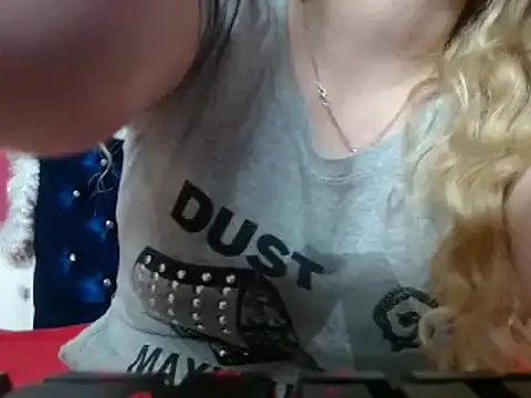 Snapshot of 69liamilk69 chatting on December 28, 2024, 3:37 am 69liamilk69 online show from December 28, 2024, 3:37 am