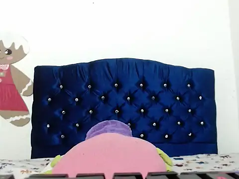 Snapshot of 69liamilk69 chatting on October 18, 2025, 4:25 am 69liamilk69 online show from October 18, 2025, 4:25 am