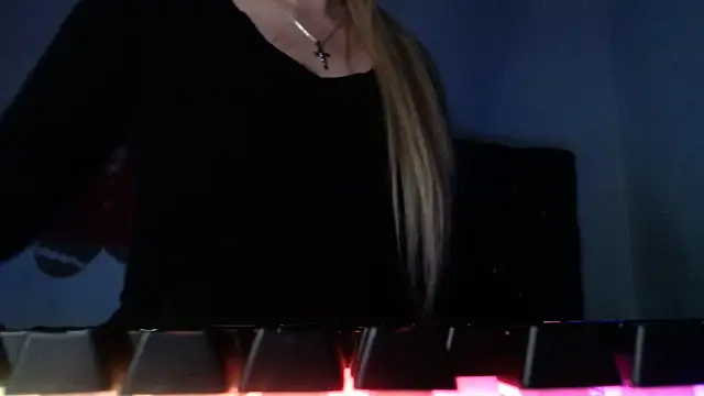 Snapshot of 69liamilk69 chatting on January 7, 2026, 5:12 am 69liamilk69 online show from January 7, 2026, 5:12 am