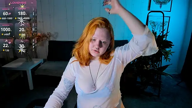 bitchofsun  online show from September 29, 2025, 3:50 pm