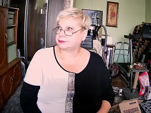 LOLA8888 online show from October 5, 2025, 10:17 am