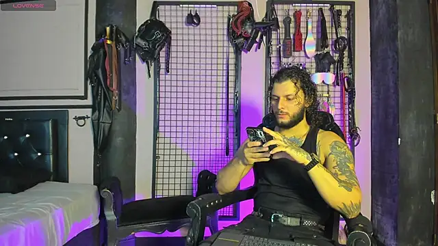 Twisted Fantasy online show from September 9, 2025, 3:27 am