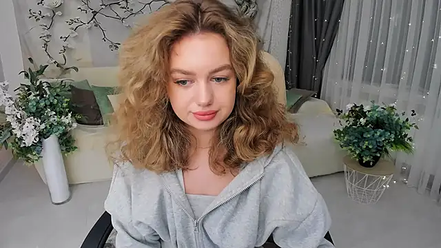 MiracleCurly online show from October 23, 2025, 7:12 pm