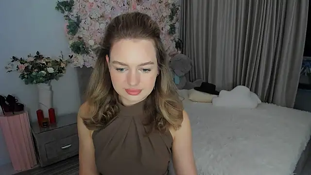 MiracleCurly online show from October 8, 2025, 6:08 pm