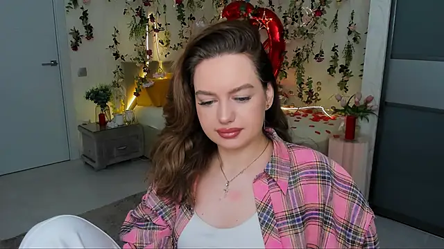 Snapshot of MiracleCurly chatting on March 12, 2026, 6:12 pm MiracleCurly online show from March 12, 2026, 6:12 pm