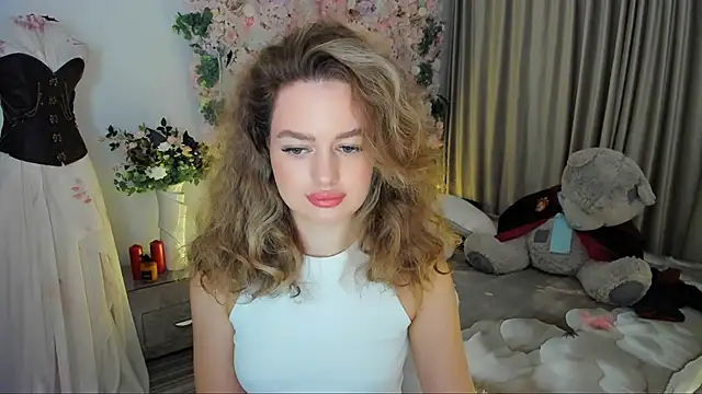 MiracleCurly online show from November 7, 2025, 4:11 pm