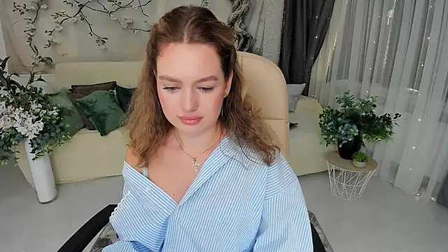 MiracleCurly online show from September 14, 2025, 10:04 am