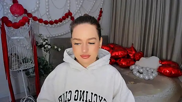 Snapshot of MiracleCurly chatting on March 5, 2026, 6:04 pm MiracleCurly online show from March 5, 2026, 6:04 pm