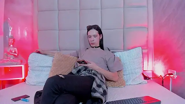 Hecatee 77 online show from November 19, 2025, 7:58 pm