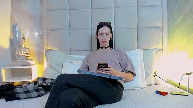 Hecatee 77 online show from November 11, 2025, 8:03 pm