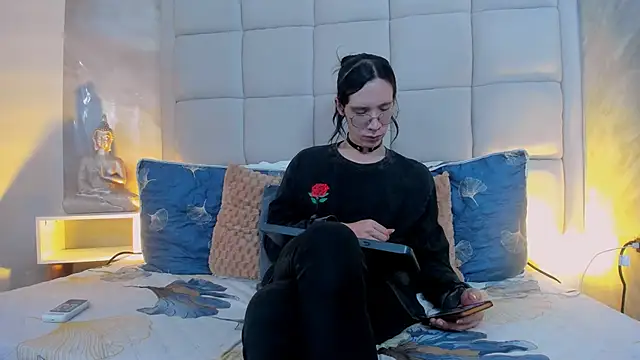 Hecatee 77 online show from October 8, 2025, 7:47 pm