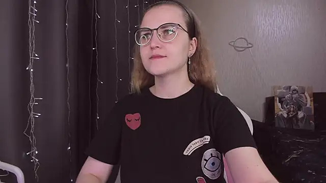 MissBrightShine online show from December 14, 2025, 10:43 am