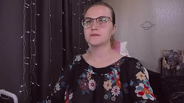 MissBrightShine online show from September 11, 2025, 10:26 am