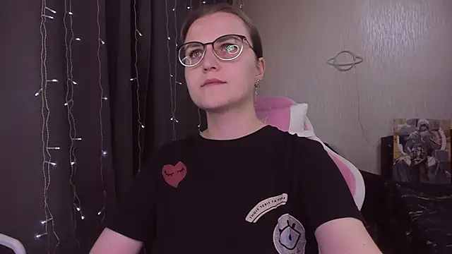 MissBrightShine online show from October 11, 2025, 12:39 pm