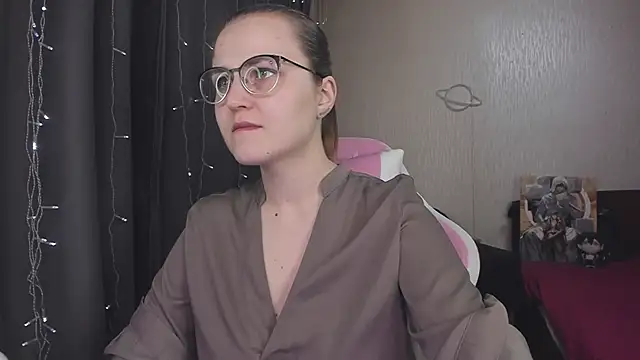 MissBrightShine online show from February 10, 2026, 11:53 am