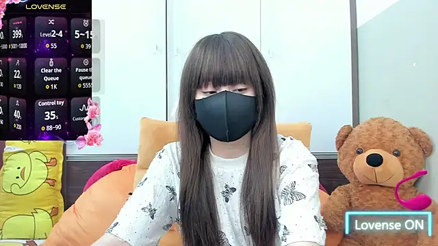 alonelove   online show from August 3, 2026, 2:52 am