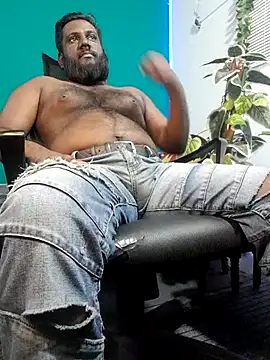 Rayansmith  online show from July 16, 2026, 11:57 pm