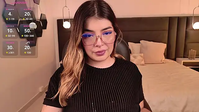 LisaMonroe  online show from September 29, 2025, 8:14 pm