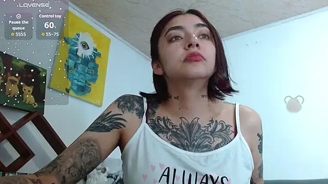 ZoeBakers  online show from October 29, 2025, 12:20 am