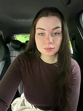 EllyNora online show from June 12, 2026, 1:42 pm