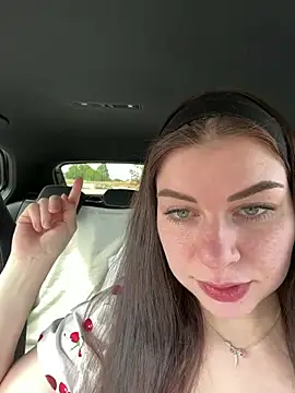 EllyNora online show from July 19, 2026, 1:52 pm