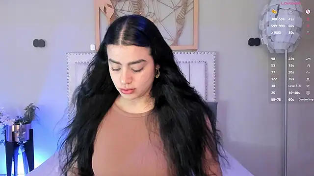 Snapshot of Paula_Desousa chatting on June 4, 2026, 8:35 pm Paula Desousa online show from June 4, 2026, 8:35 pm